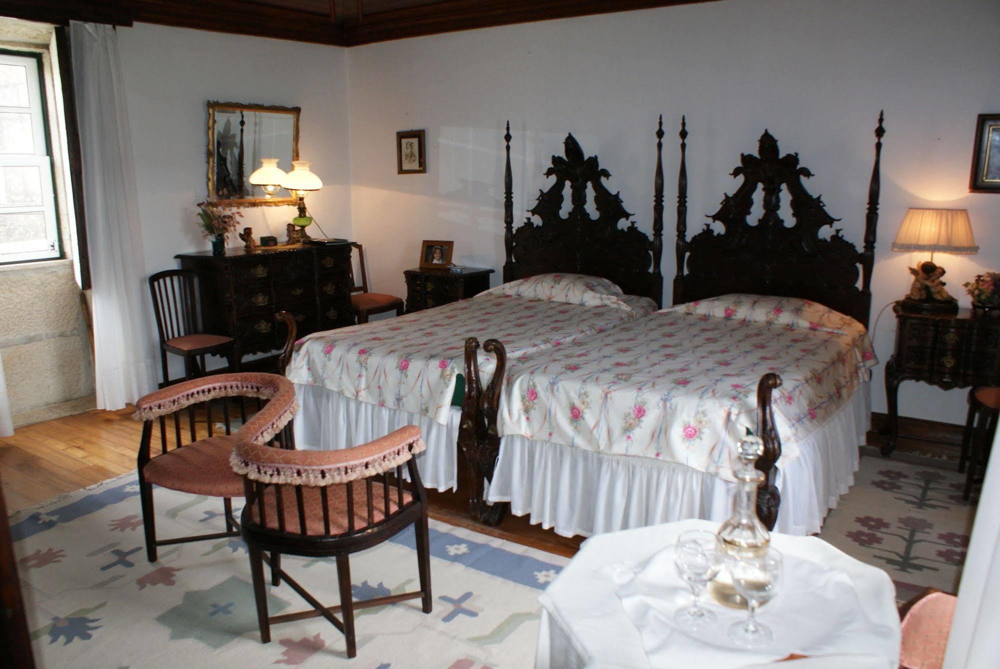 Bed and Breakfast Casa Dos Assentos De Quintiaes Barcelos Exterior foto