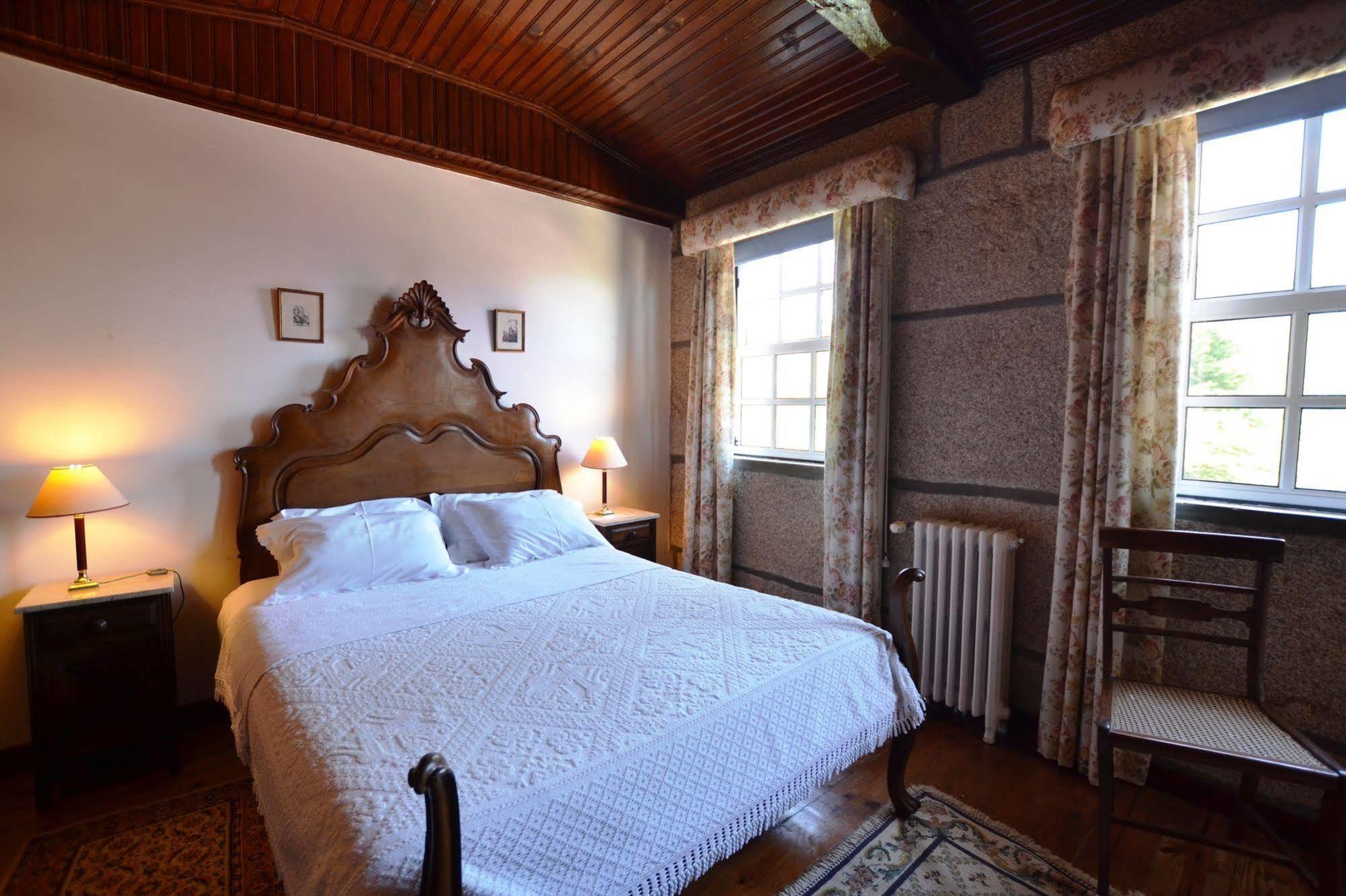 Bed and Breakfast Casa Dos Assentos De Quintiaes Barcelos Exterior foto